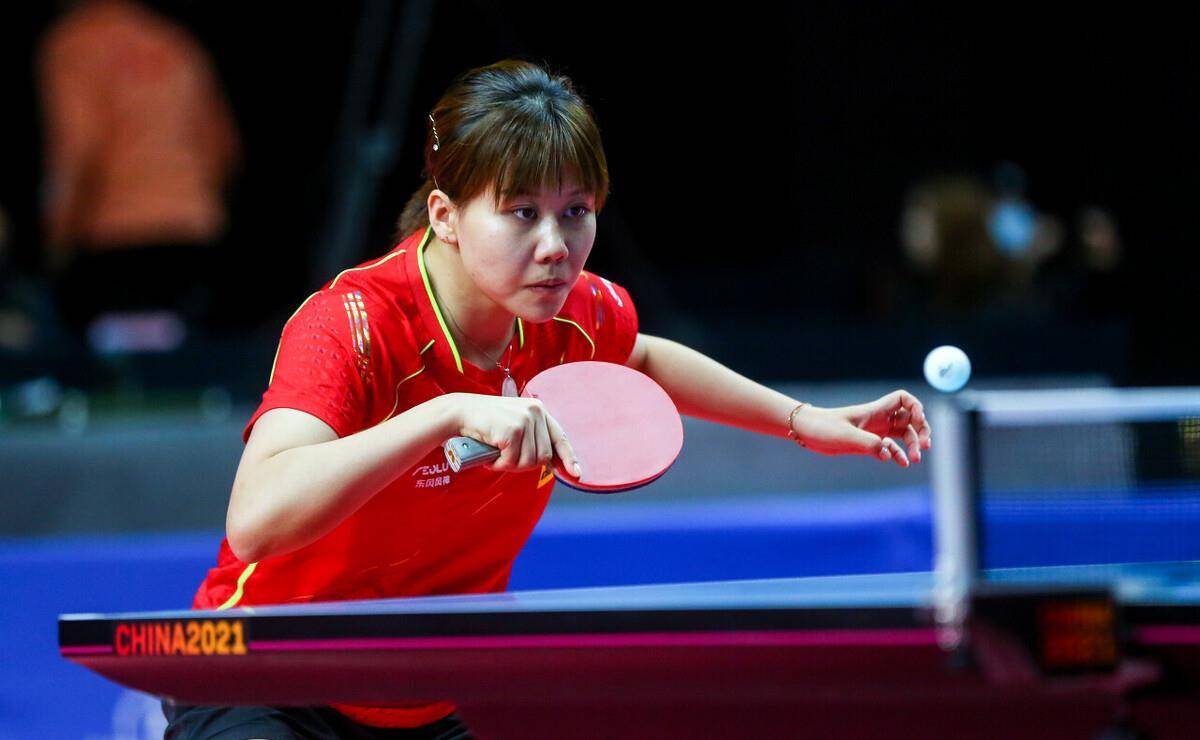 捧起奖杯 捧起奖杯