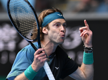 了巨大的潜 了巨大的潜