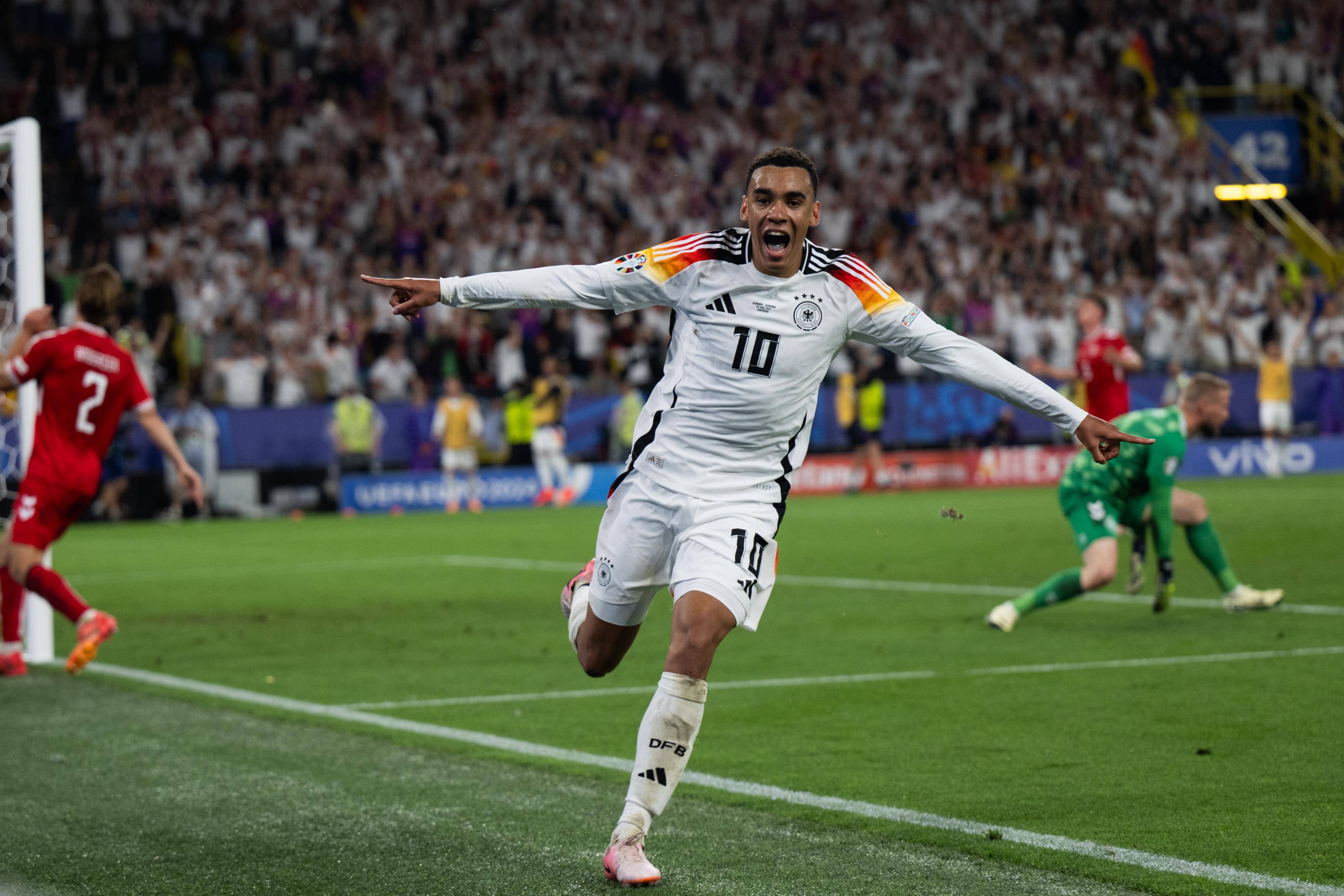 比赛在两支 比赛在两支