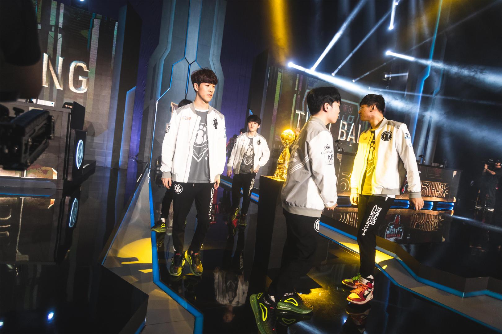 词自然融入